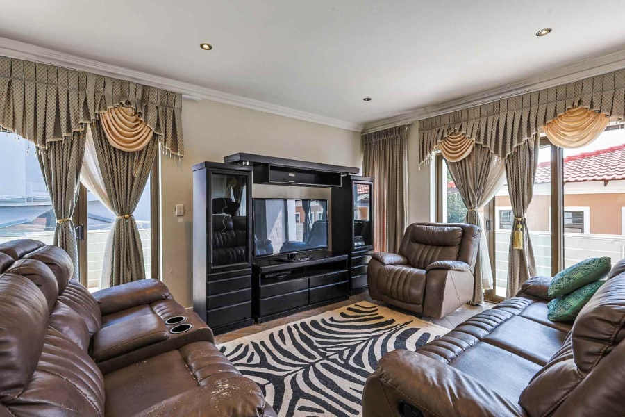 5 Bedroom Property for Sale in Olympus AH Gauteng