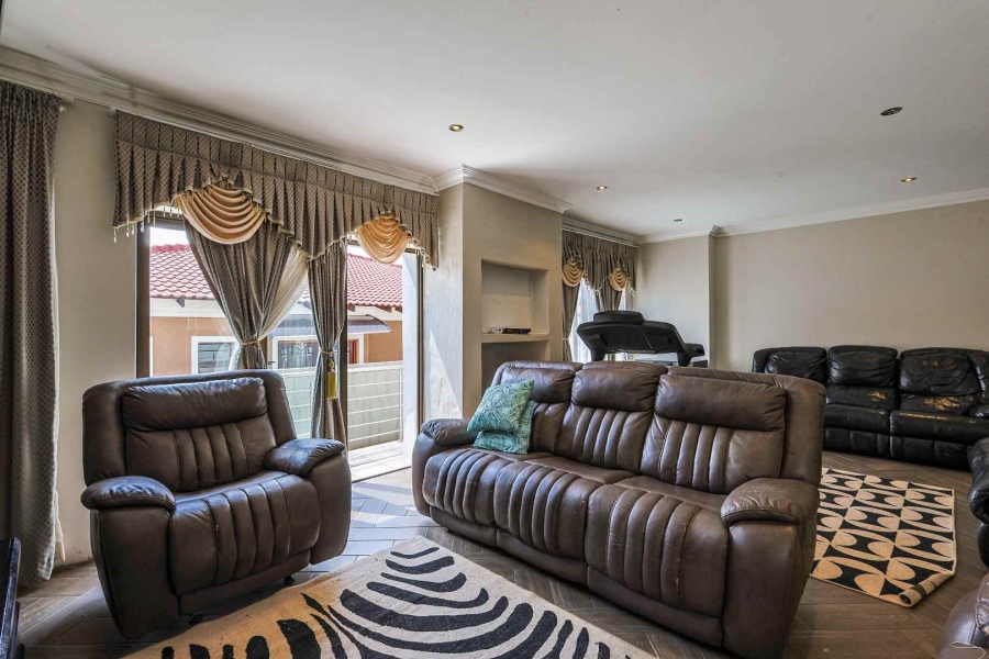 5 Bedroom Property for Sale in Olympus AH Gauteng