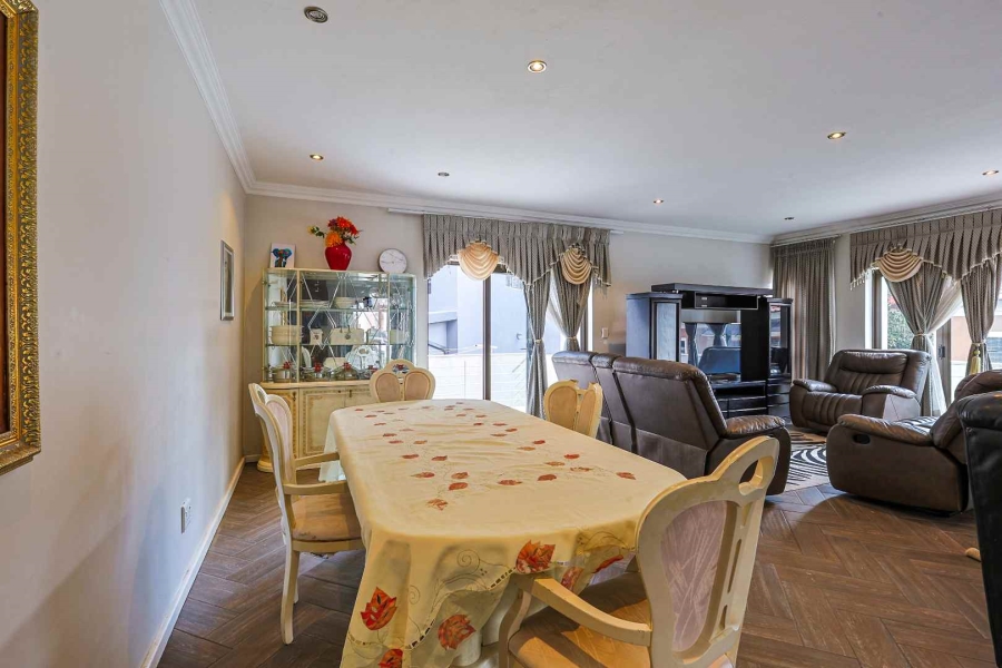 5 Bedroom Property for Sale in Olympus AH Gauteng