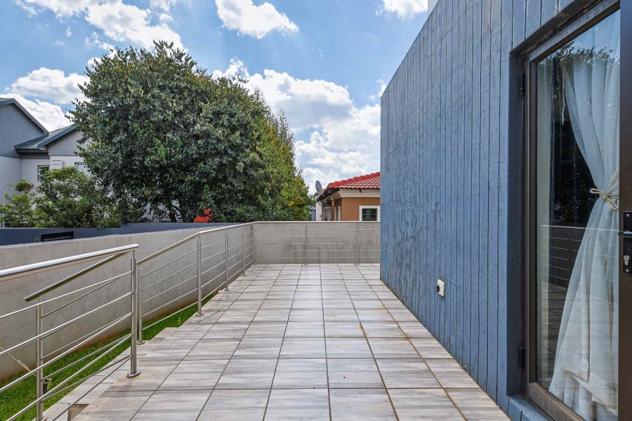 5 Bedroom Property for Sale in Olympus AH Gauteng