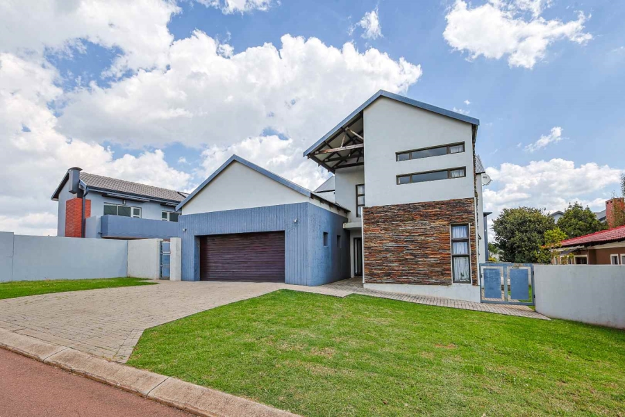 5 Bedroom Property for Sale in Olympus AH Gauteng