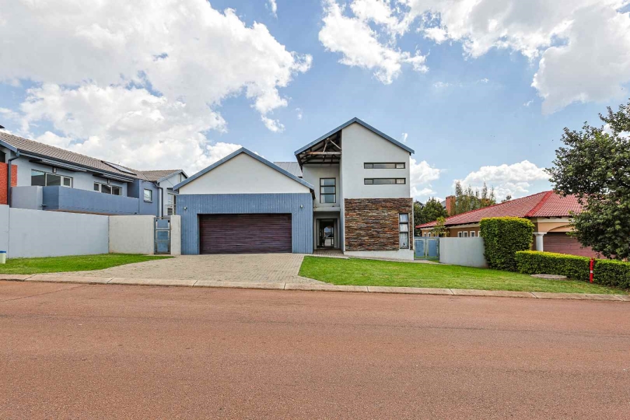 5 Bedroom Property for Sale in Olympus AH Gauteng