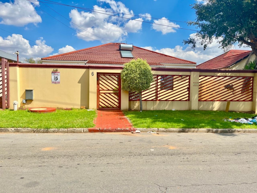 3 Bedroom Property for Sale in Roodepoort Gauteng