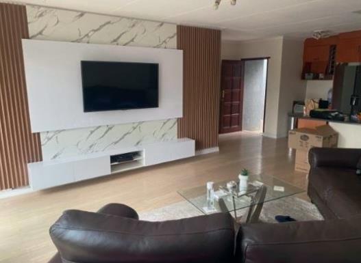 To Let 2 Bedroom Property for Rent in Corlett Gardens Gauteng