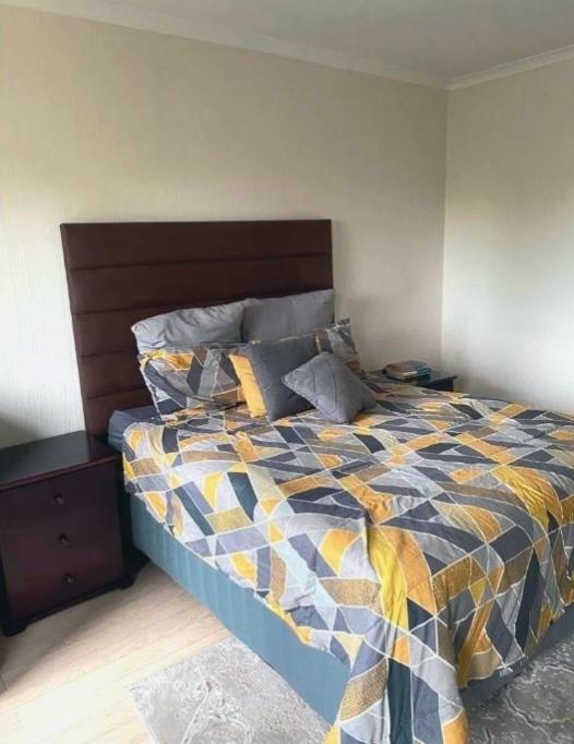 To Let 2 Bedroom Property for Rent in Corlett Gardens Gauteng