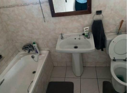 To Let 2 Bedroom Property for Rent in Corlett Gardens Gauteng