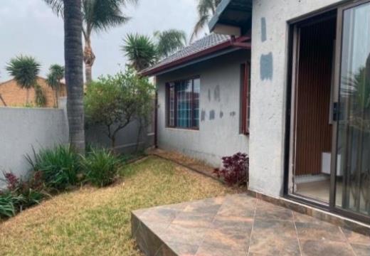 To Let 2 Bedroom Property for Rent in Corlett Gardens Gauteng