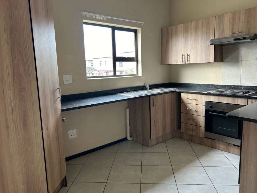 To Let 2 Bedroom Property for Rent in Goedeburg Gauteng