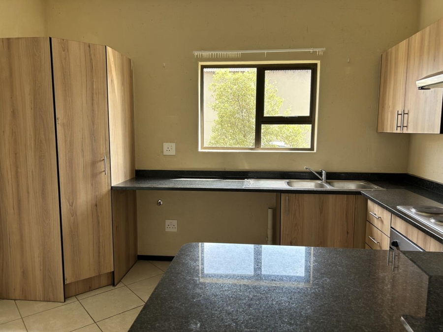 To Let 2 Bedroom Property for Rent in Goedeburg Gauteng
