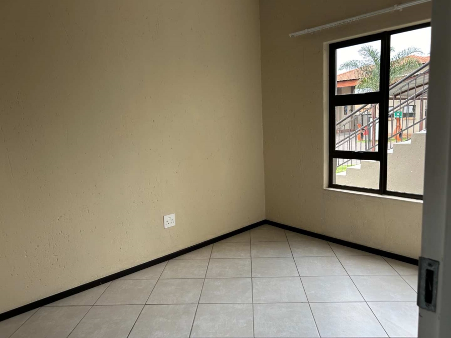 To Let 2 Bedroom Property for Rent in Goedeburg Gauteng