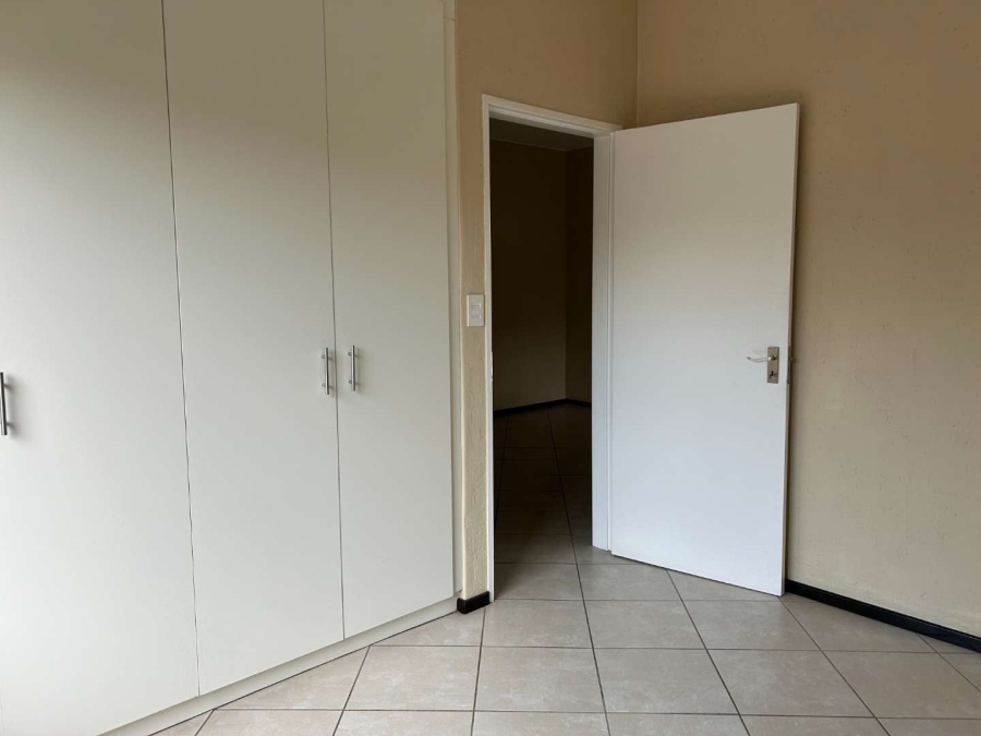 To Let 2 Bedroom Property for Rent in Goedeburg Gauteng