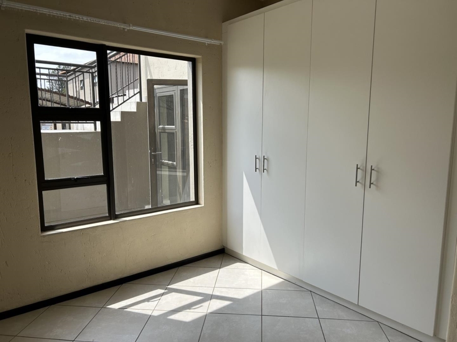 To Let 2 Bedroom Property for Rent in Goedeburg Gauteng
