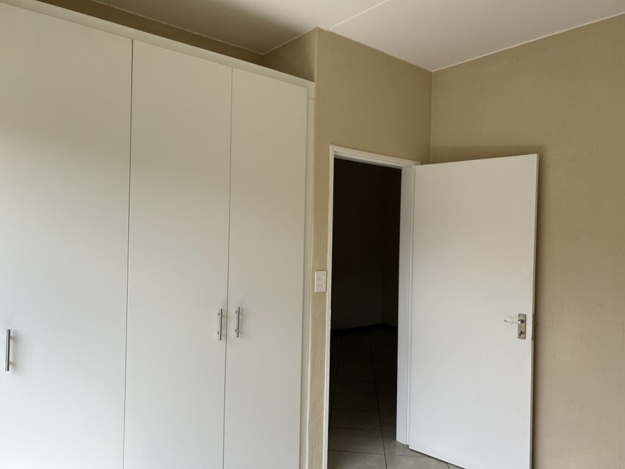 To Let 2 Bedroom Property for Rent in Goedeburg Gauteng