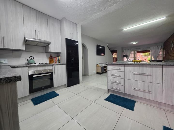 2 Bedroom Property for Sale in Brackenhurst Gauteng