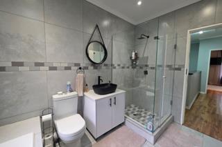 2 Bedroom Property for Sale in Brackenhurst Gauteng