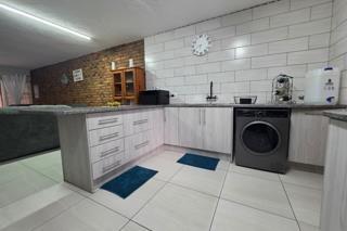 2 Bedroom Property for Sale in Brackenhurst Gauteng
