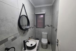 2 Bedroom Property for Sale in Brackenhurst Gauteng