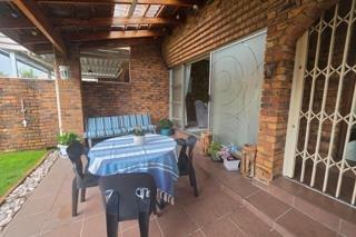 2 Bedroom Property for Sale in Brackenhurst Gauteng