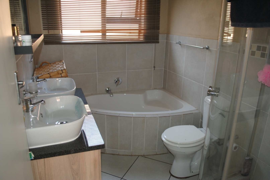 3 Bedroom Property for Sale in Riversdale Gauteng