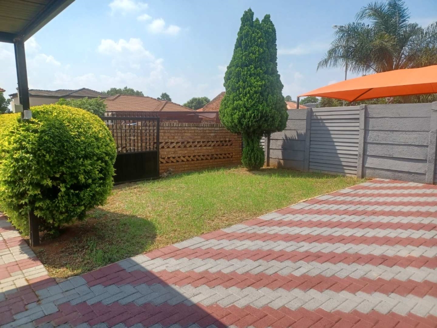 2 Bedroom Property for Sale in The Orchards Gauteng