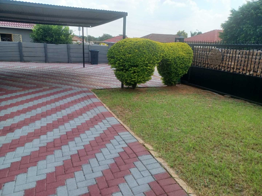 2 Bedroom Property for Sale in The Orchards Gauteng