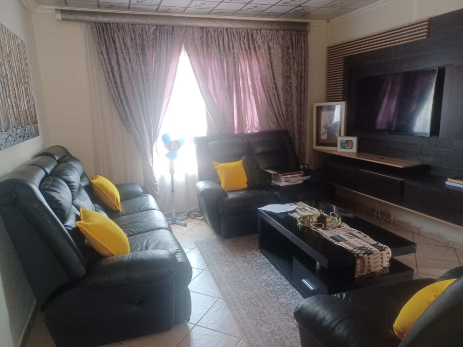 2 Bedroom Property for Sale in The Orchards Gauteng