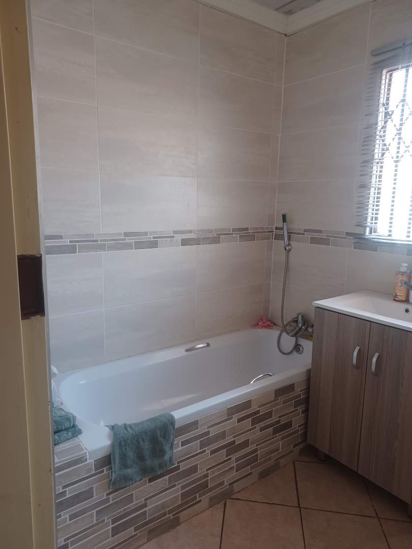 2 Bedroom Property for Sale in The Orchards Gauteng