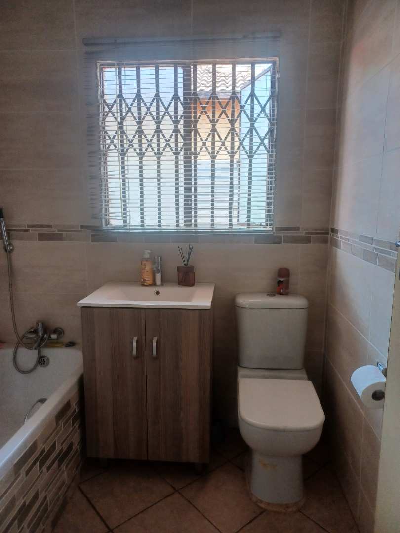 2 Bedroom Property for Sale in The Orchards Gauteng