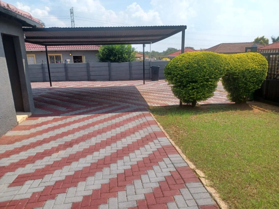 2 Bedroom Property for Sale in The Orchards Gauteng