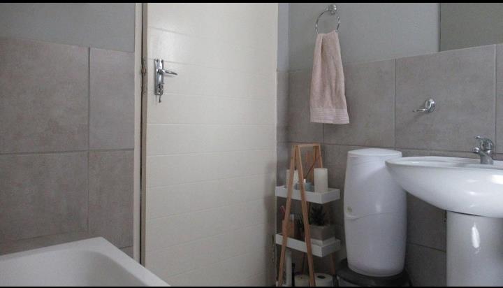 2 Bedroom Property for Sale in Terenure Gauteng
