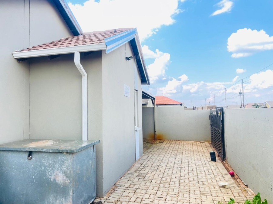 3 Bedroom Property for Sale in Protea Glen Gauteng