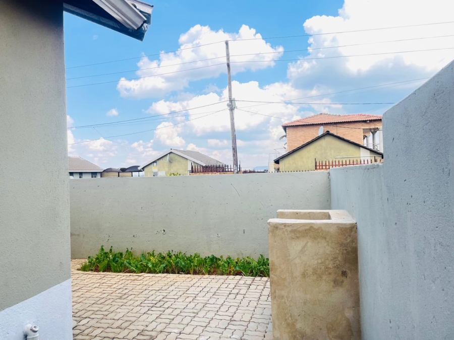 3 Bedroom Property for Sale in Protea Glen Gauteng