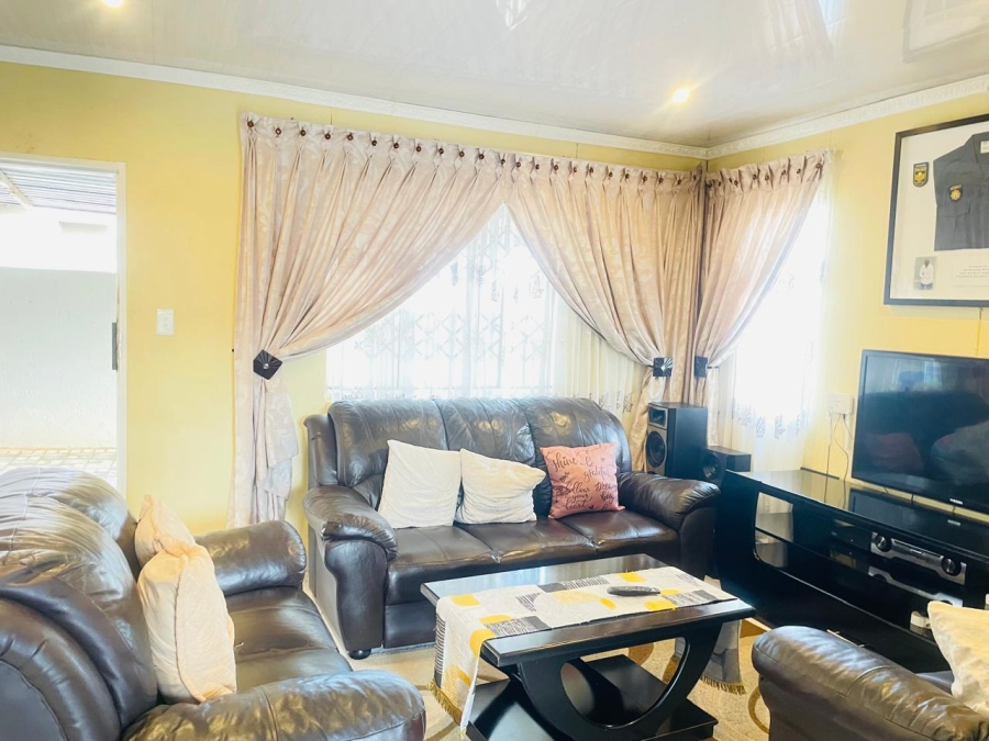 3 Bedroom Property for Sale in Protea Glen Gauteng