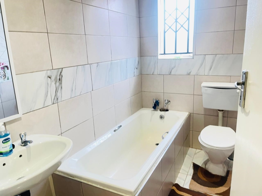 3 Bedroom Property for Sale in Protea Glen Gauteng