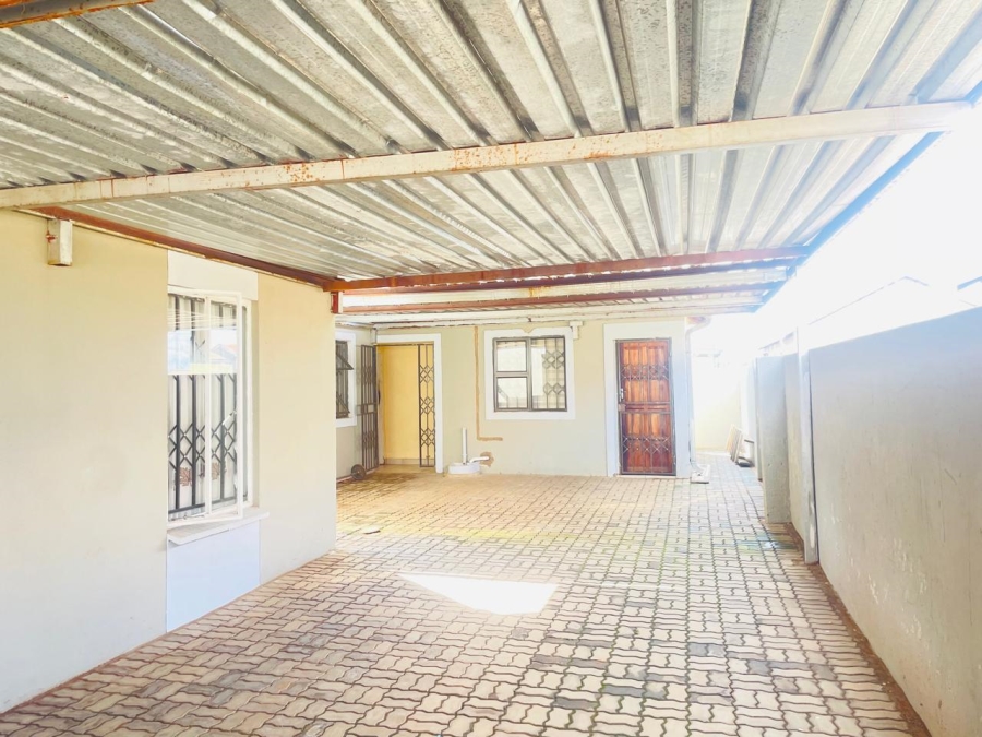 3 Bedroom Property for Sale in Protea Glen Gauteng