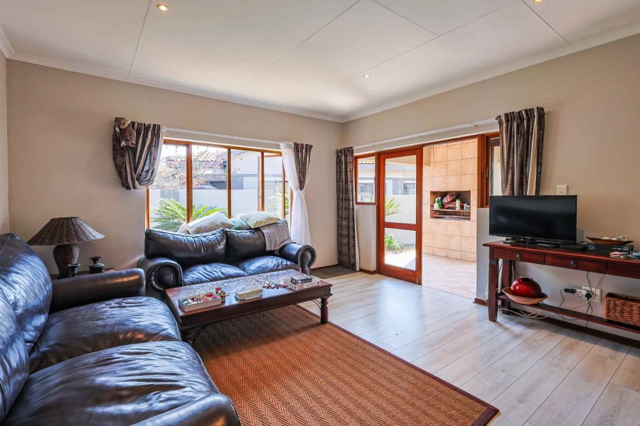 2 Bedroom Property for Sale in Silver Lakes Golf Estate Gauteng