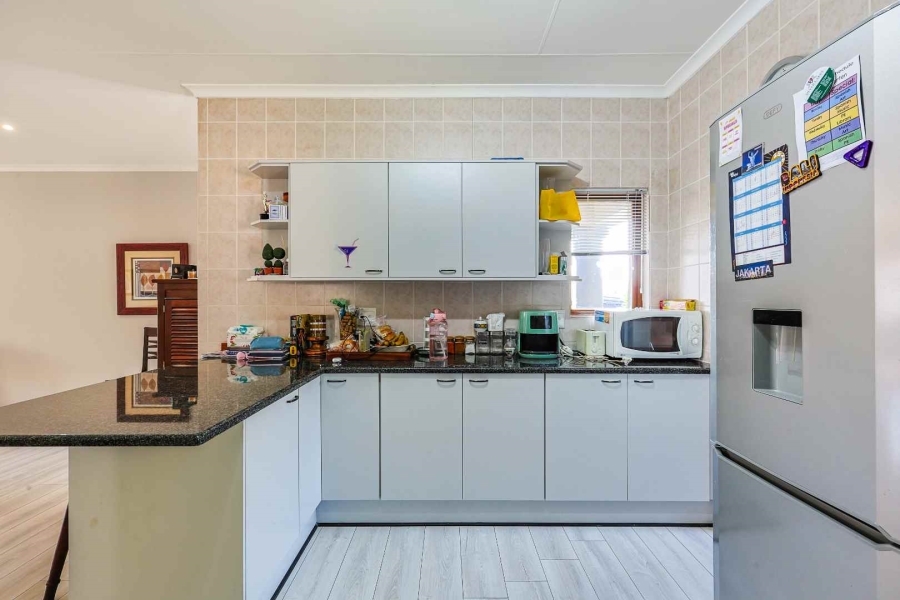 2 Bedroom Property for Sale in Silver Lakes Golf Estate Gauteng