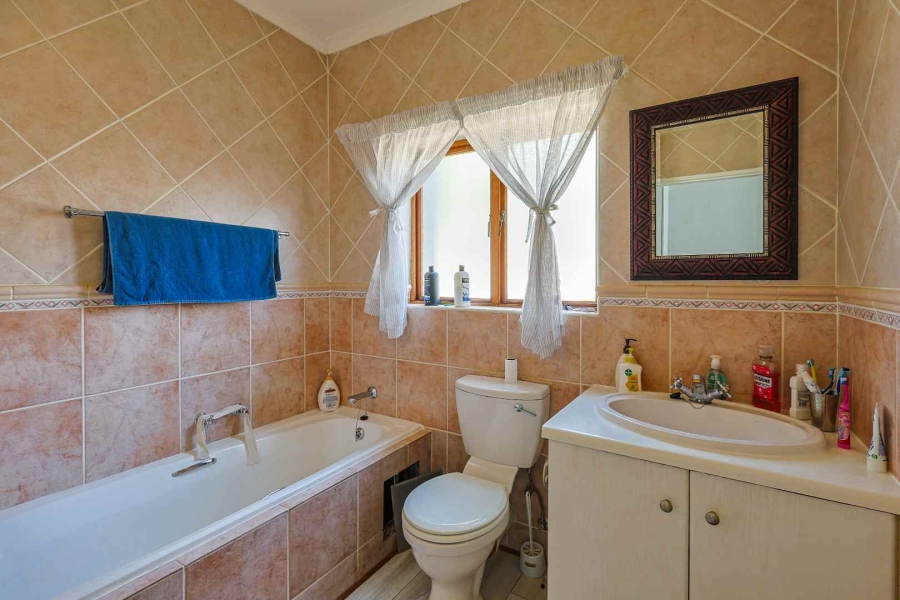 2 Bedroom Property for Sale in Silver Lakes Golf Estate Gauteng