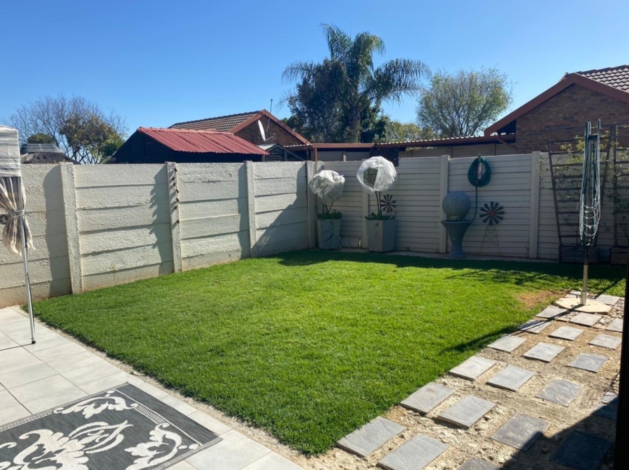 2 Bedroom Property for Sale in Highveld Gauteng