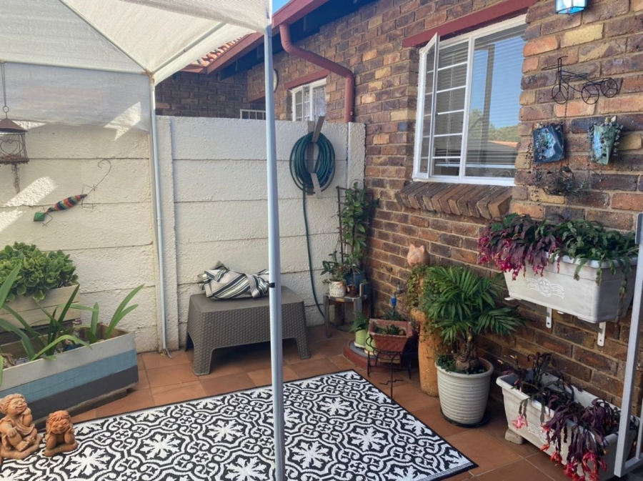 2 Bedroom Property for Sale in Highveld Gauteng