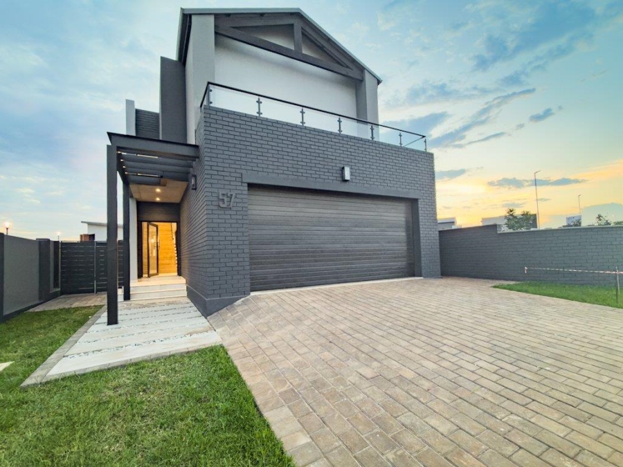 4 Bedroom Property for Sale in Fountainbrook Estate Gauteng