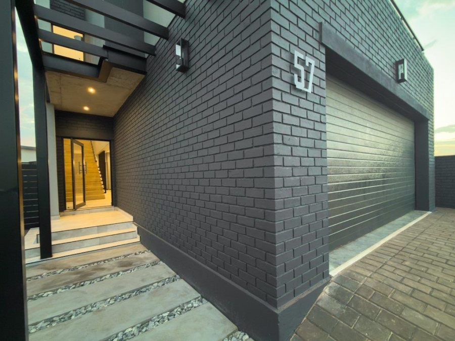 4 Bedroom Property for Sale in Fountainbrook Estate Gauteng