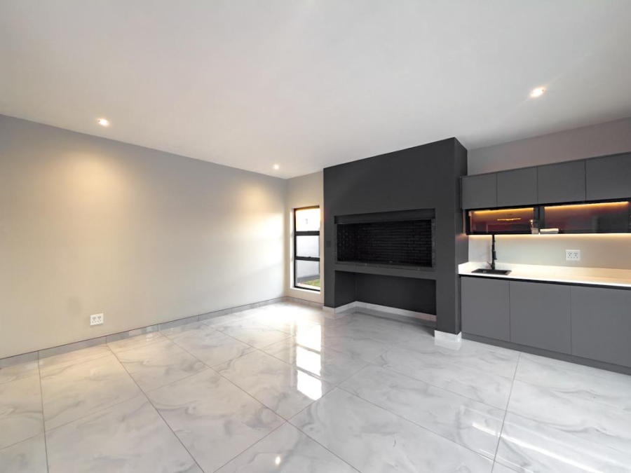 4 Bedroom Property for Sale in Fountainbrook Estate Gauteng