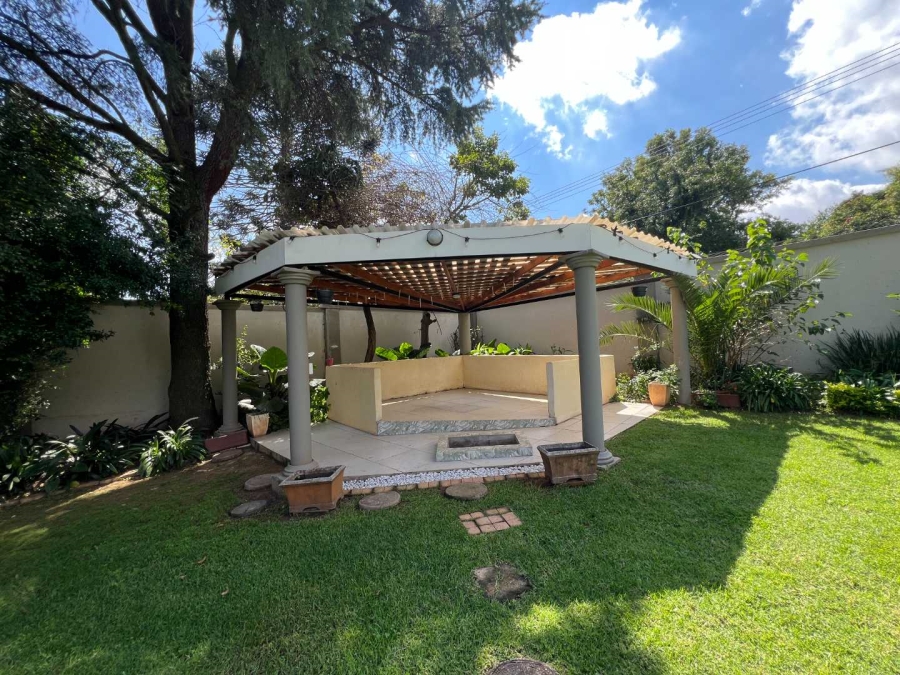 5 Bedroom Property for Sale in Bryanston Gauteng