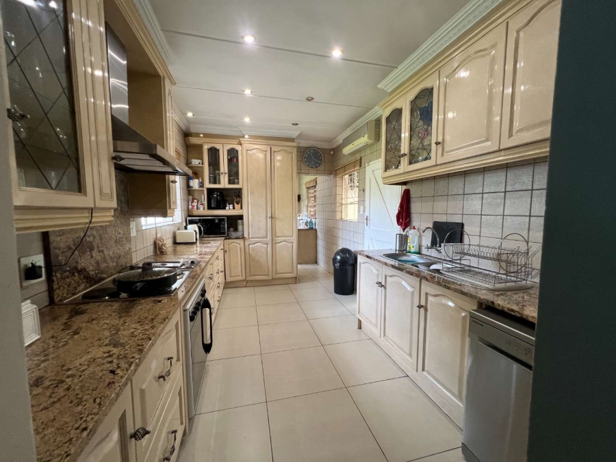 5 Bedroom Property for Sale in Bryanston Gauteng