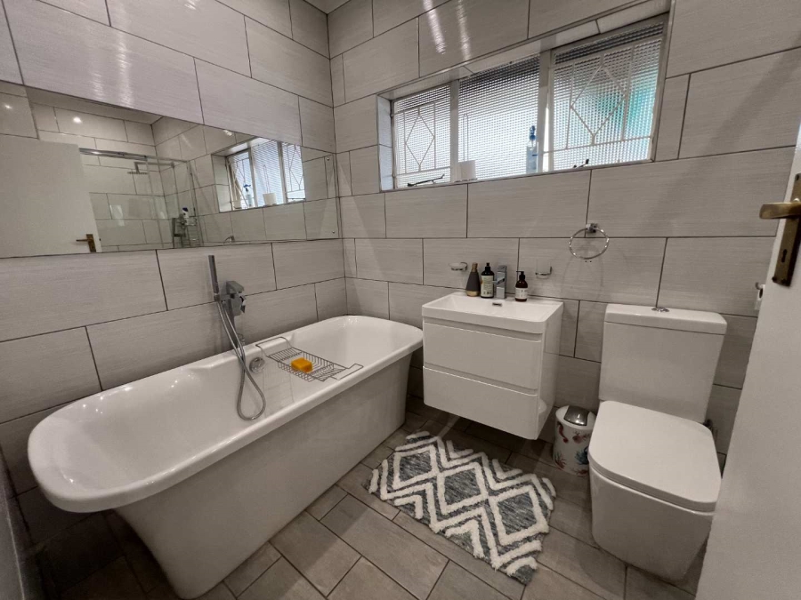 5 Bedroom Property for Sale in Bryanston Gauteng