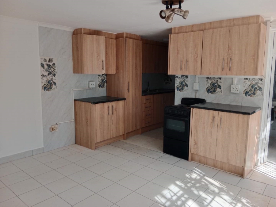 To Let 1 Bedroom Property for Rent in Orange Grove Gauteng