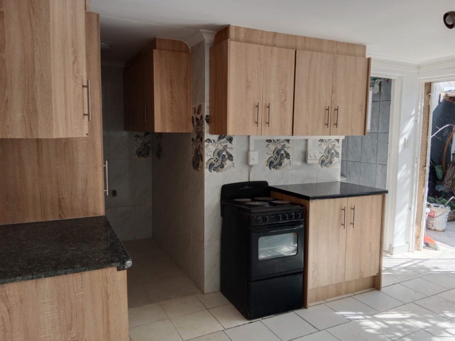 To Let 1 Bedroom Property for Rent in Orange Grove Gauteng