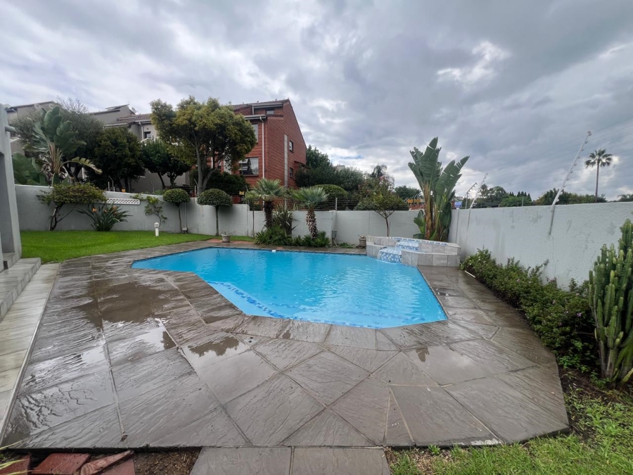 1 Bedroom Property for Sale in Morningside Gauteng