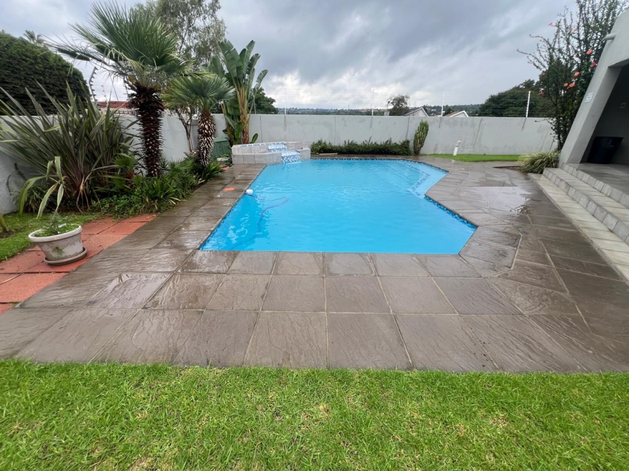 1 Bedroom Property for Sale in Morningside Gauteng